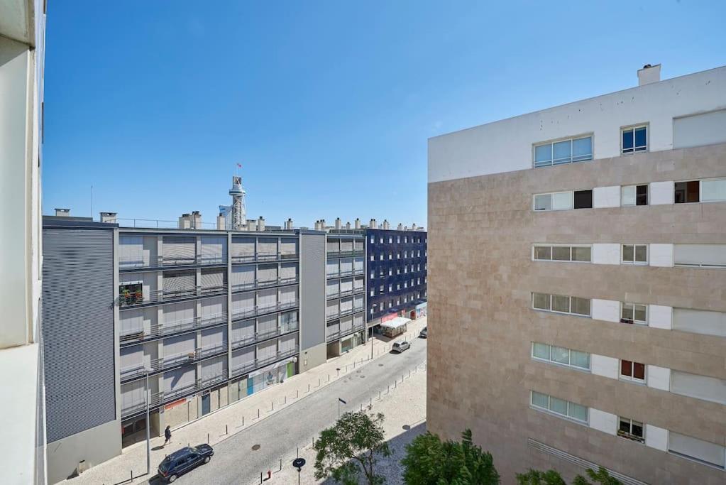 Modern Apartment In Parque Das Nacoes Lisboa Екстериор снимка